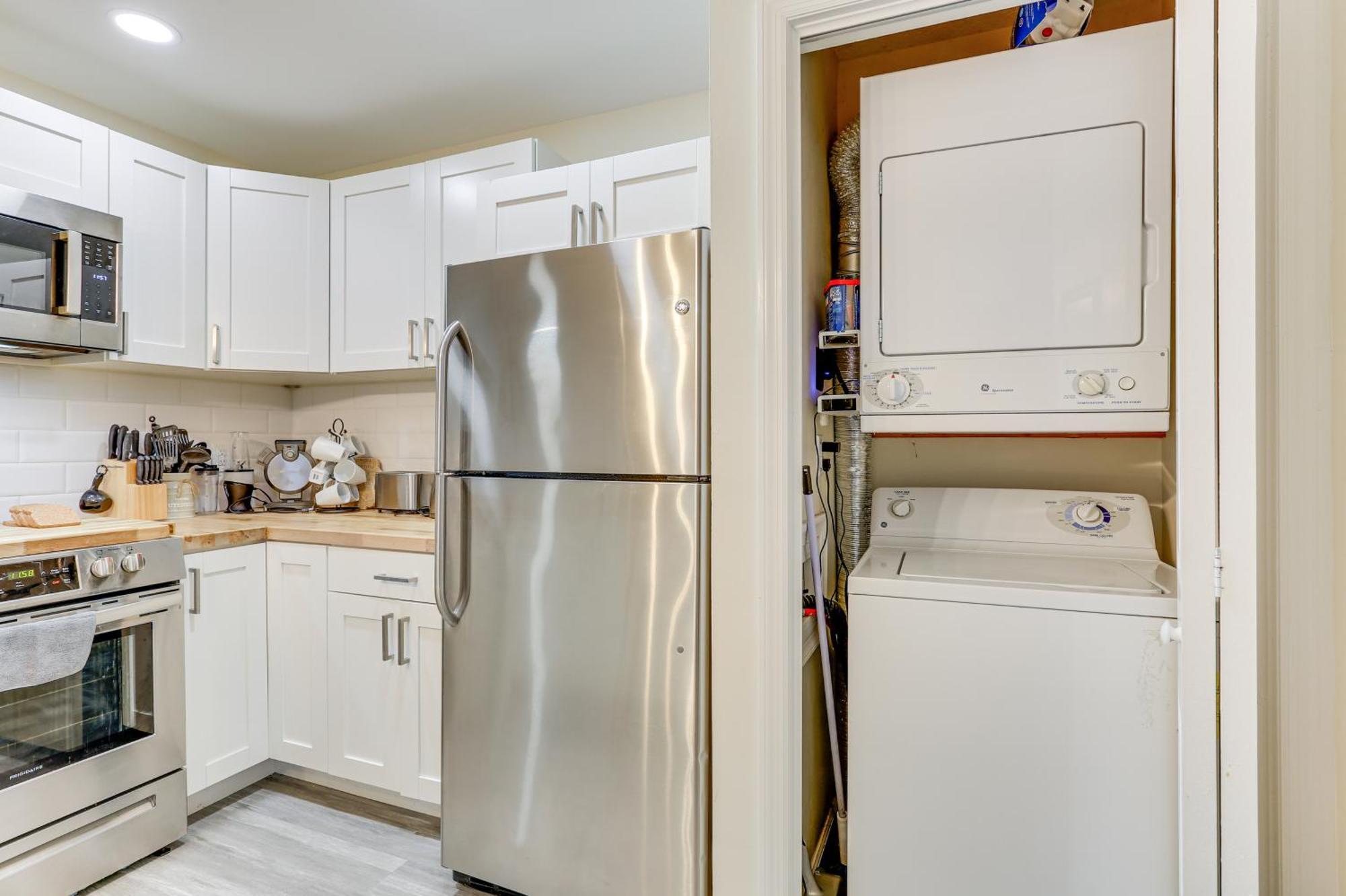 Townhouse Less Than 1 Mi To Area! East Stroudsburg